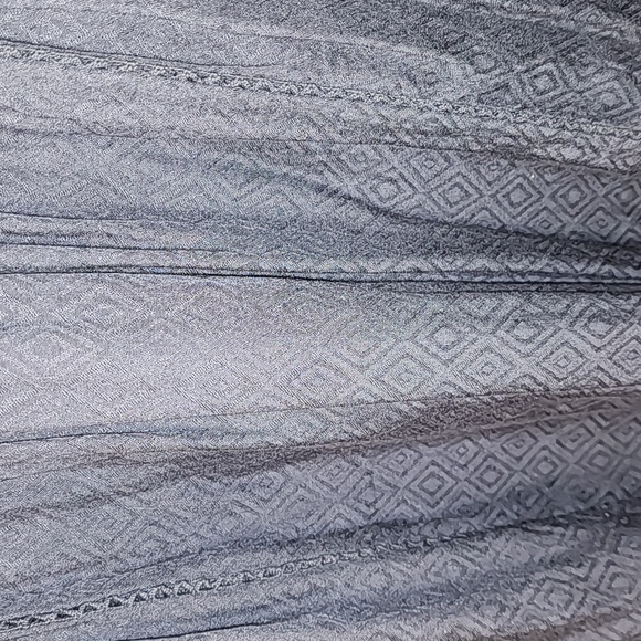 Knox Rose cold shoulder blouse - Picture 2 of 9